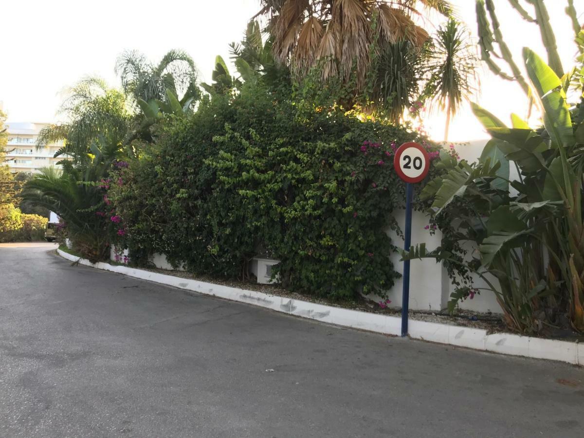 Villa With Heated Pool And Jacuzzi Close To Puerto Banus And Beach Estepona Kültér fotó